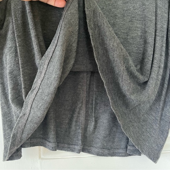 Velvet By Graham and Spencer Metallic Stripe Round Neck Tee Gray Small - Picture 11 of 13